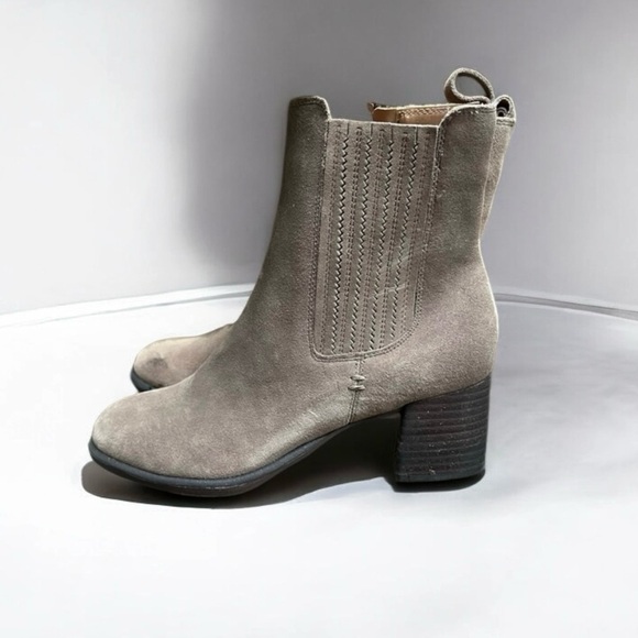 🌻NEW Blondo Taupe Waterproof Suede Sonali Ankle Booties Women's Size 9 - Picture 1 of 11
